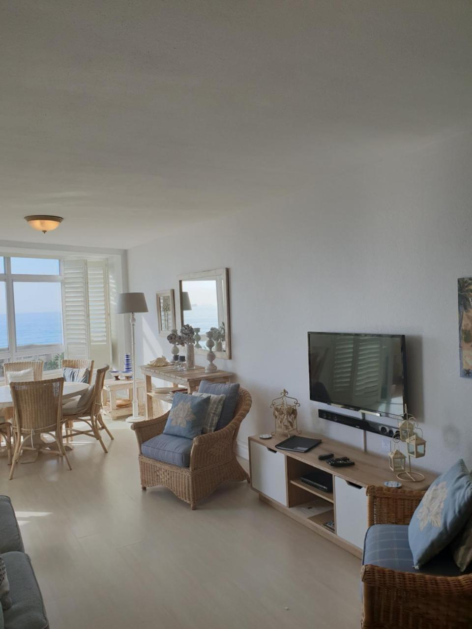 43 Sea - By In Umhlanga * Durban